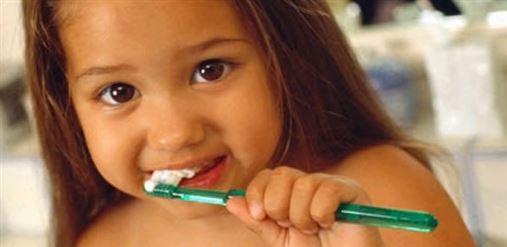 Brasil tem 1,6 milhão de crianças com dentes cariados aos 12 anos